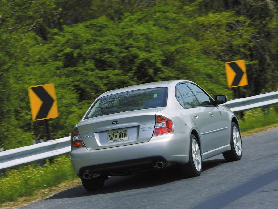  Subaru Legacy 2.5 GT 2003 года  (US) (фото 14 из 17)